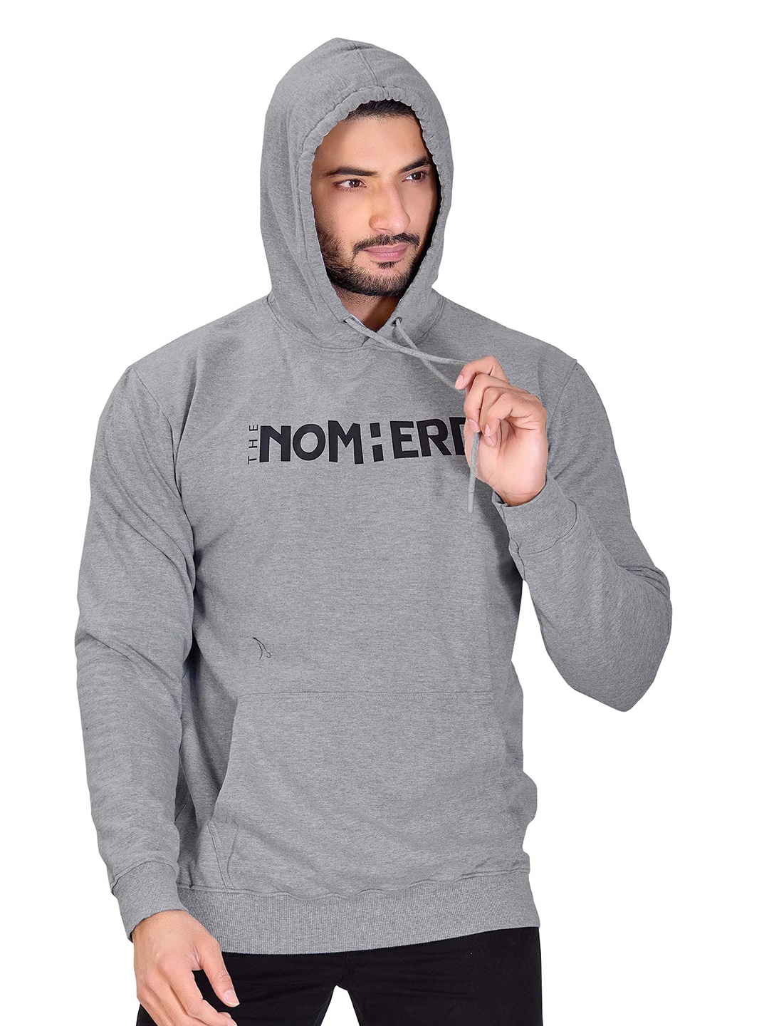 

THE NOMHERD Men Printed Hooded Sweatshirt, Grey