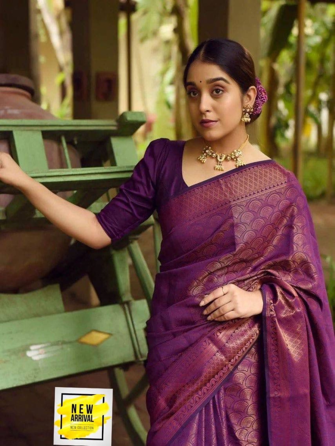 

Manu Designer Ethnic Motifs Woven Design Zari Saree, Purple