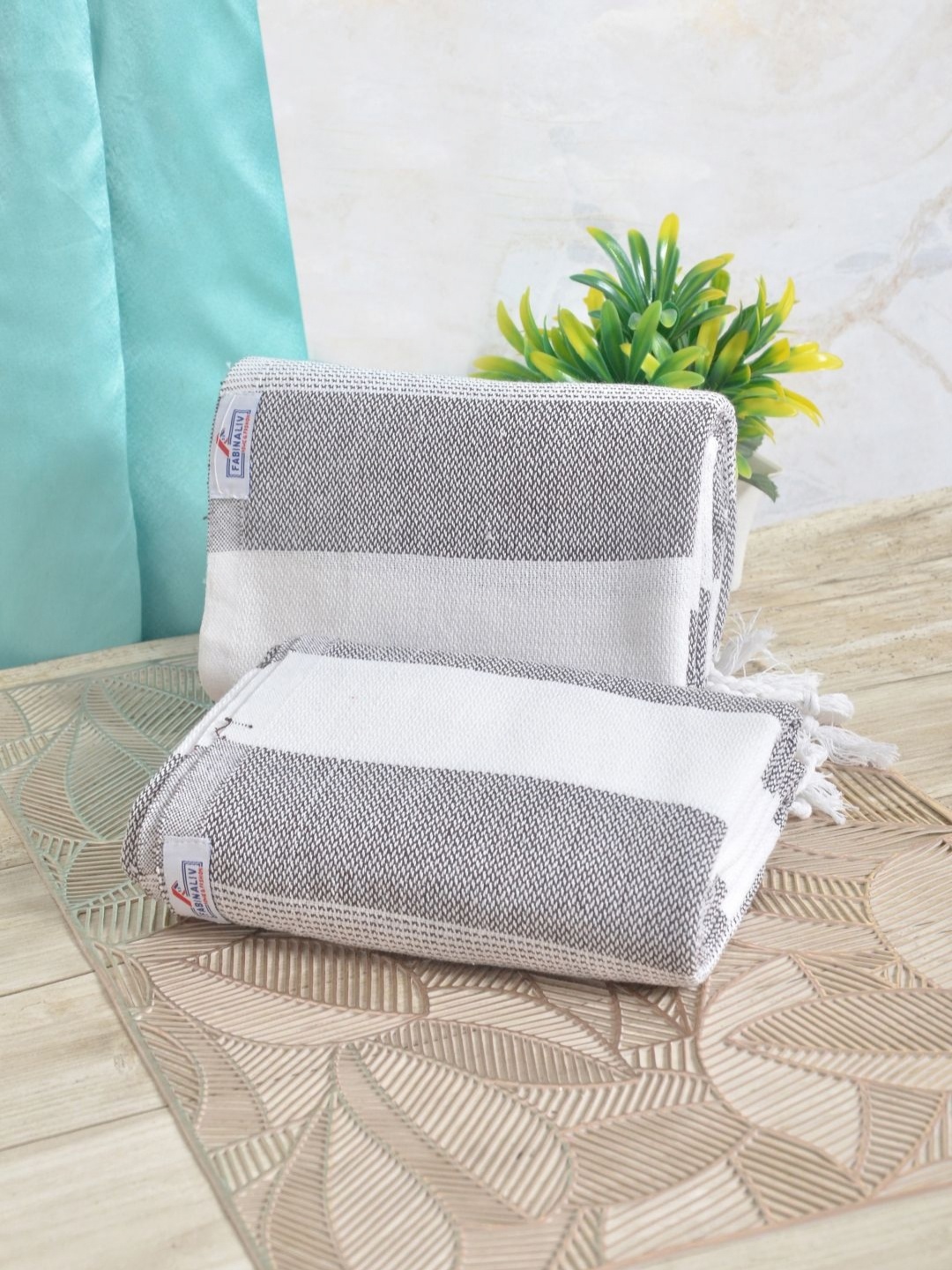 

FABINALIV Grey & White 2 Striped Cotton 225 GSM Bath Towel