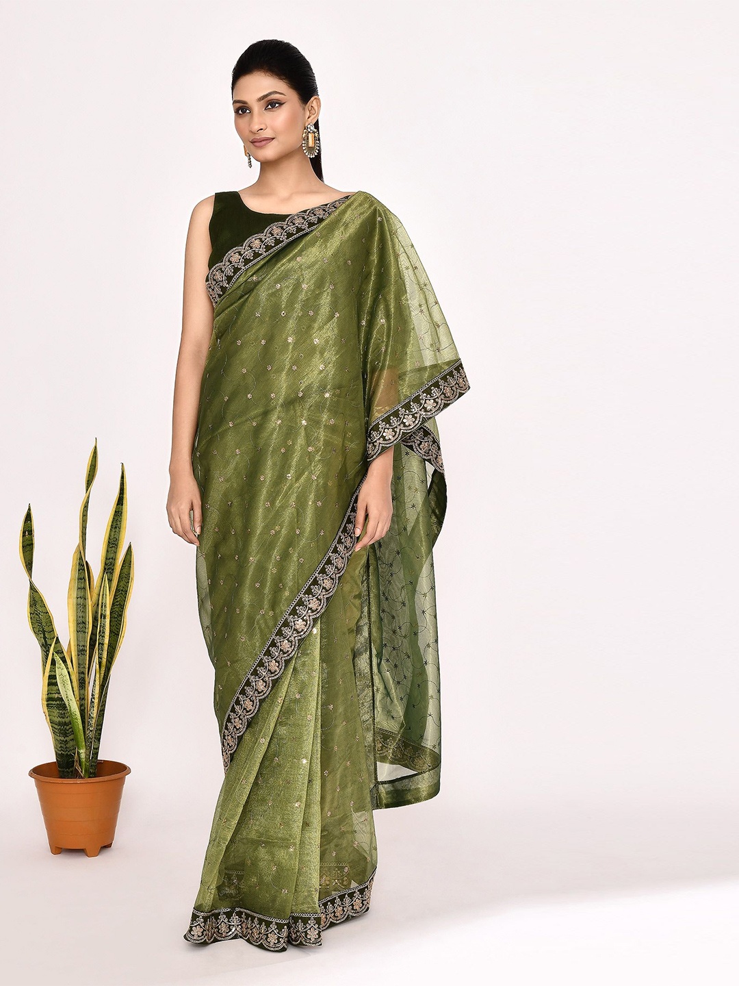 

Manu Designer Floral Embroidered Organza Saree, Green