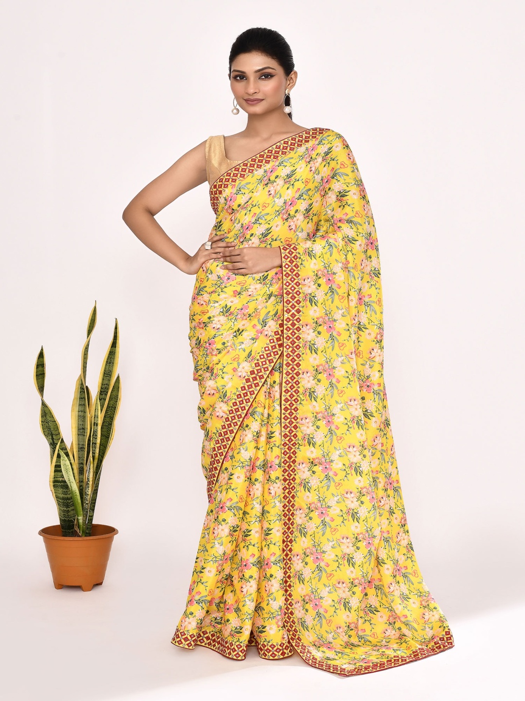 

Manu Designer Floral Printed Embroidered Saree, Yellow