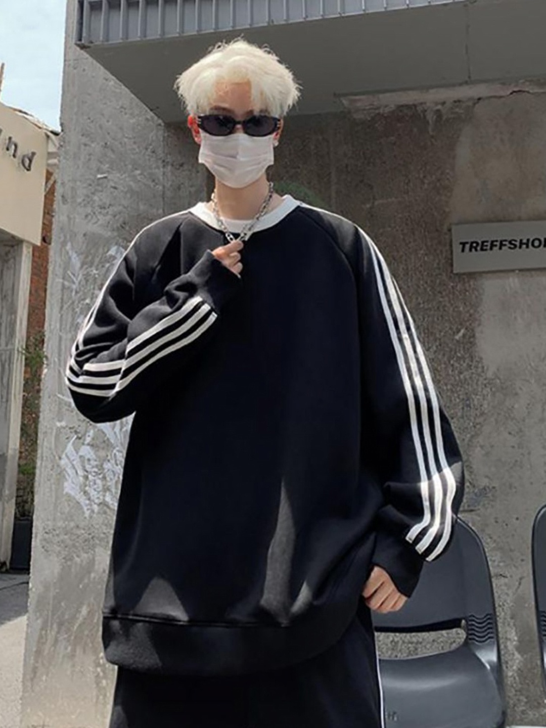 

StyleCast x Revolte Men Striped Round Neck Oversized T-shirt, Black