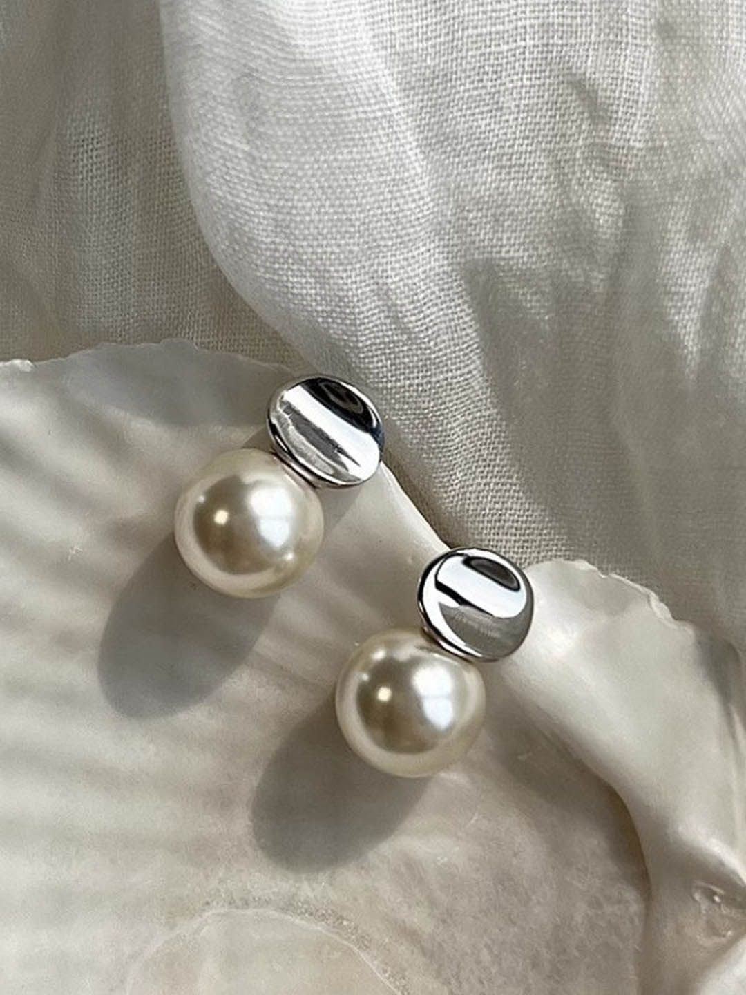 

StyleCast Elegant Silver-Toned And White Pearls Beaded Spherical Drop Earrings