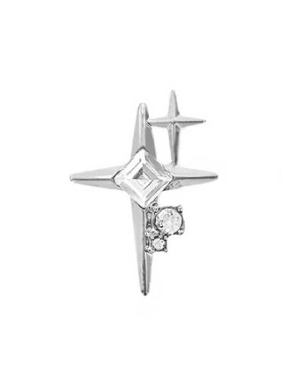 

StyleCast Silver-Toned Artificial Stones Studded Star Shaped Studs
