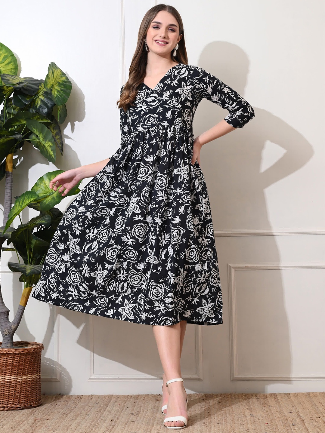 

DECKEDUP Women Floral Printed A-Line Cotton Dress, Black
