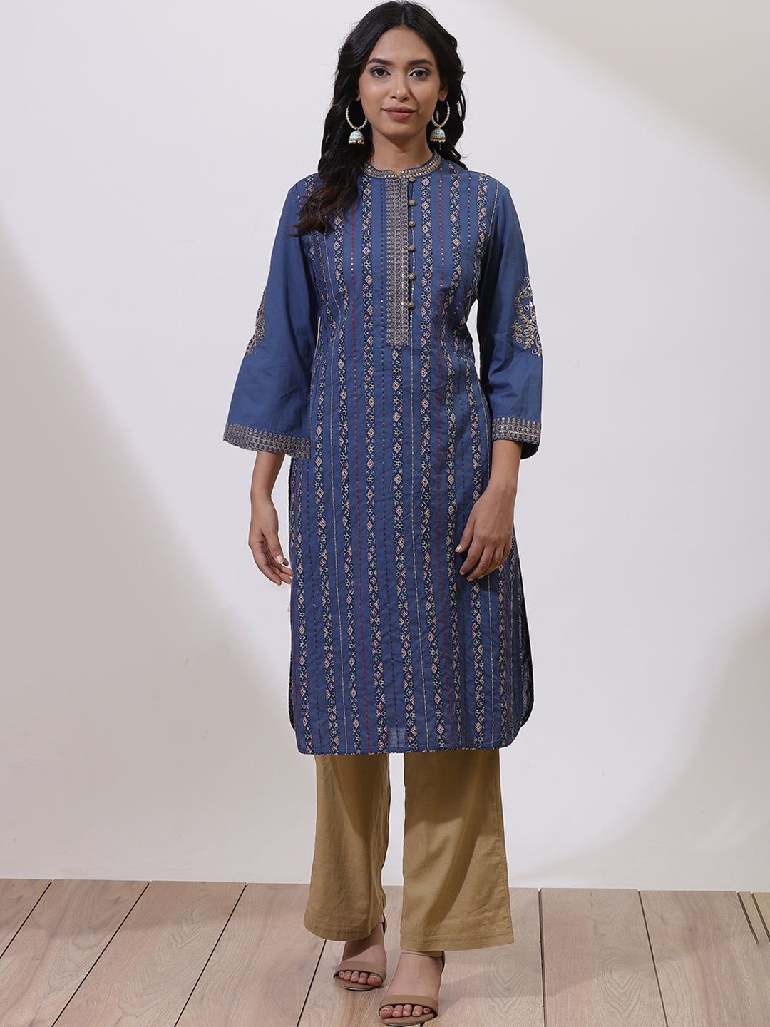 

Lakshita Floral Embroidered Sequinned Mandarin Collar Cotton Straight Nargis Kurta, Blue