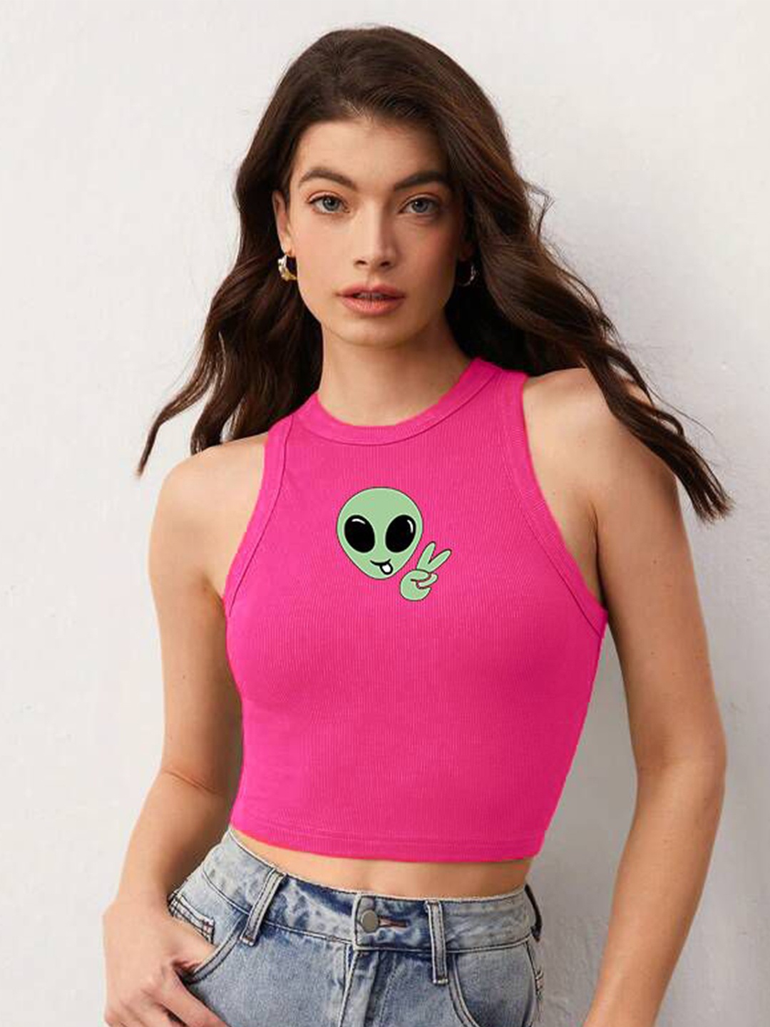

The Roadster Lifestyle Co Printed Sleeveless Stretchable Crop Top, Pink