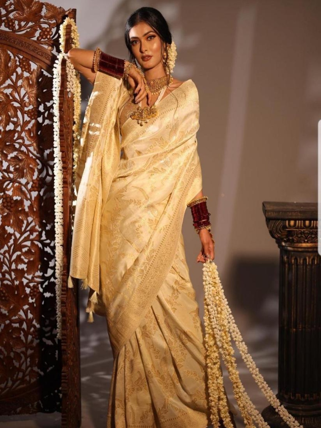

Manu Designer Woven Design Zari Art Silk Saree, Cream