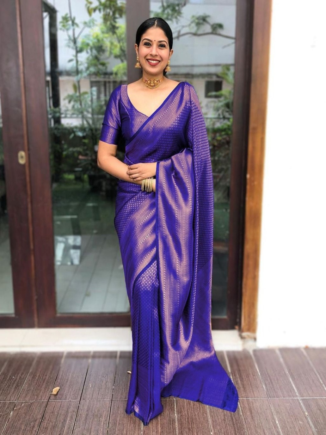 

Manu Designer Woven Design Zari Saree, Blue