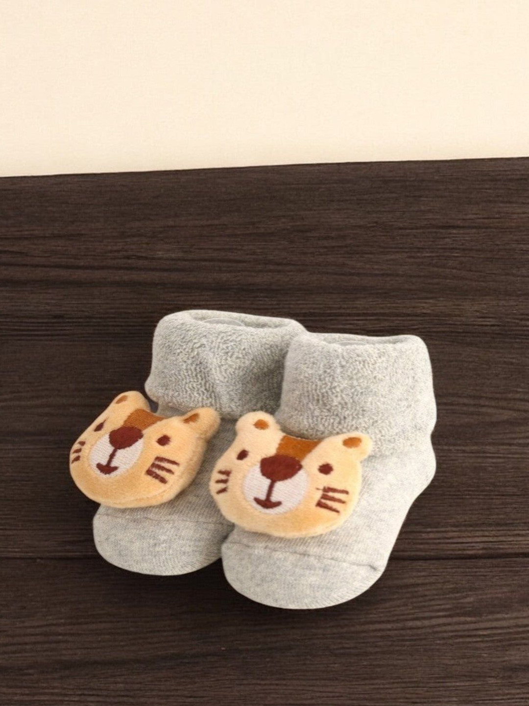 

Yellow Bee Infant Boys Tiger Face Patterned Cotton Ankle-Length Socks, Grey