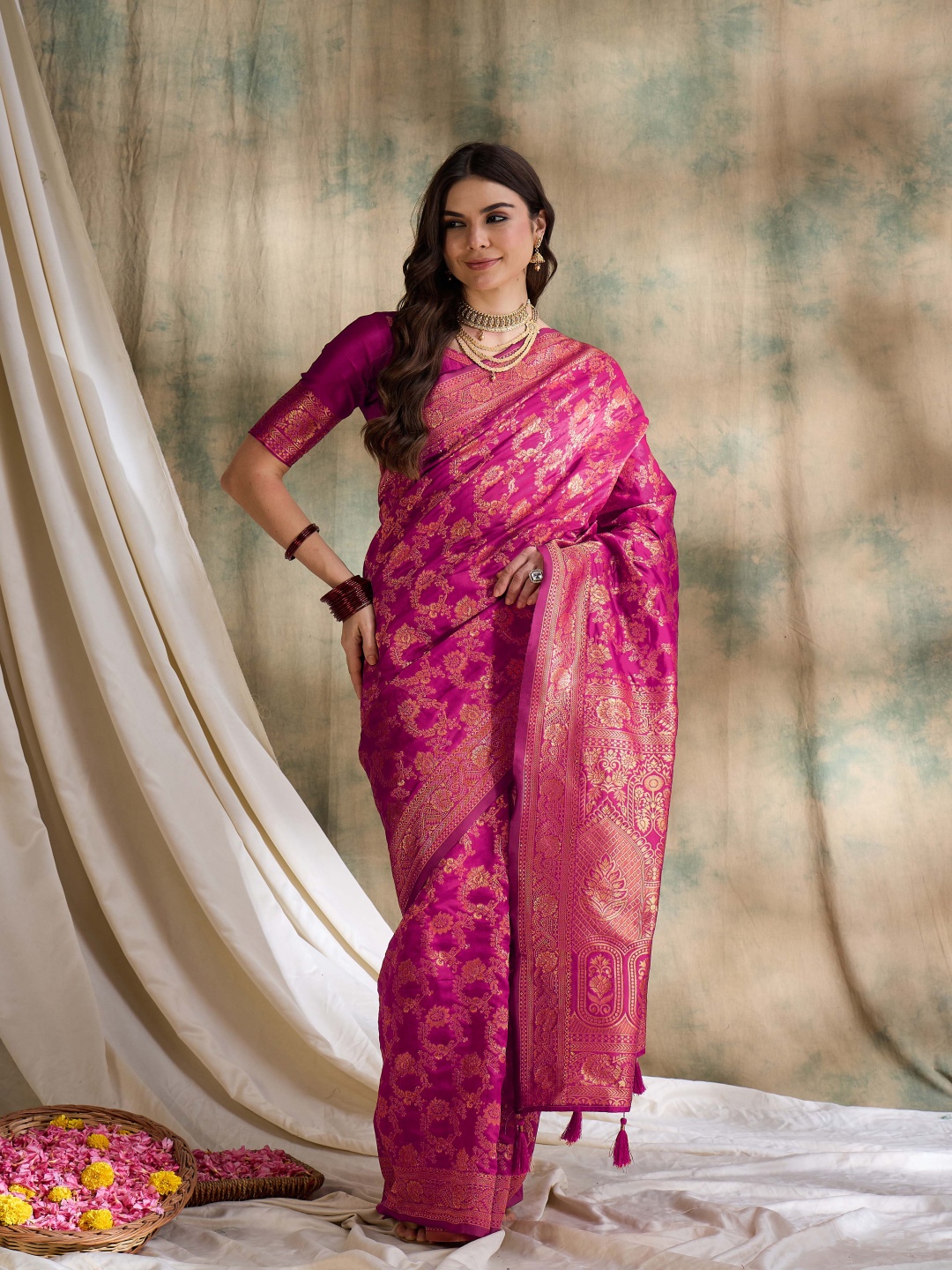 

MANVAA Woven Design Zari Silk Blend Banarasi Saree, Pink