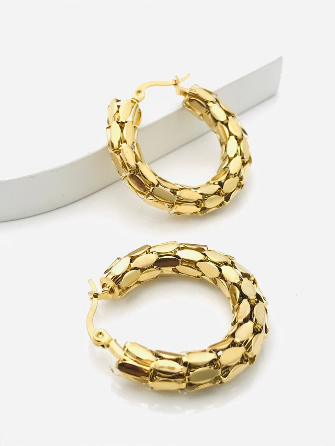 

ANJNI CREATION Gold-Plated Geometric Shaped Hoop Earrings