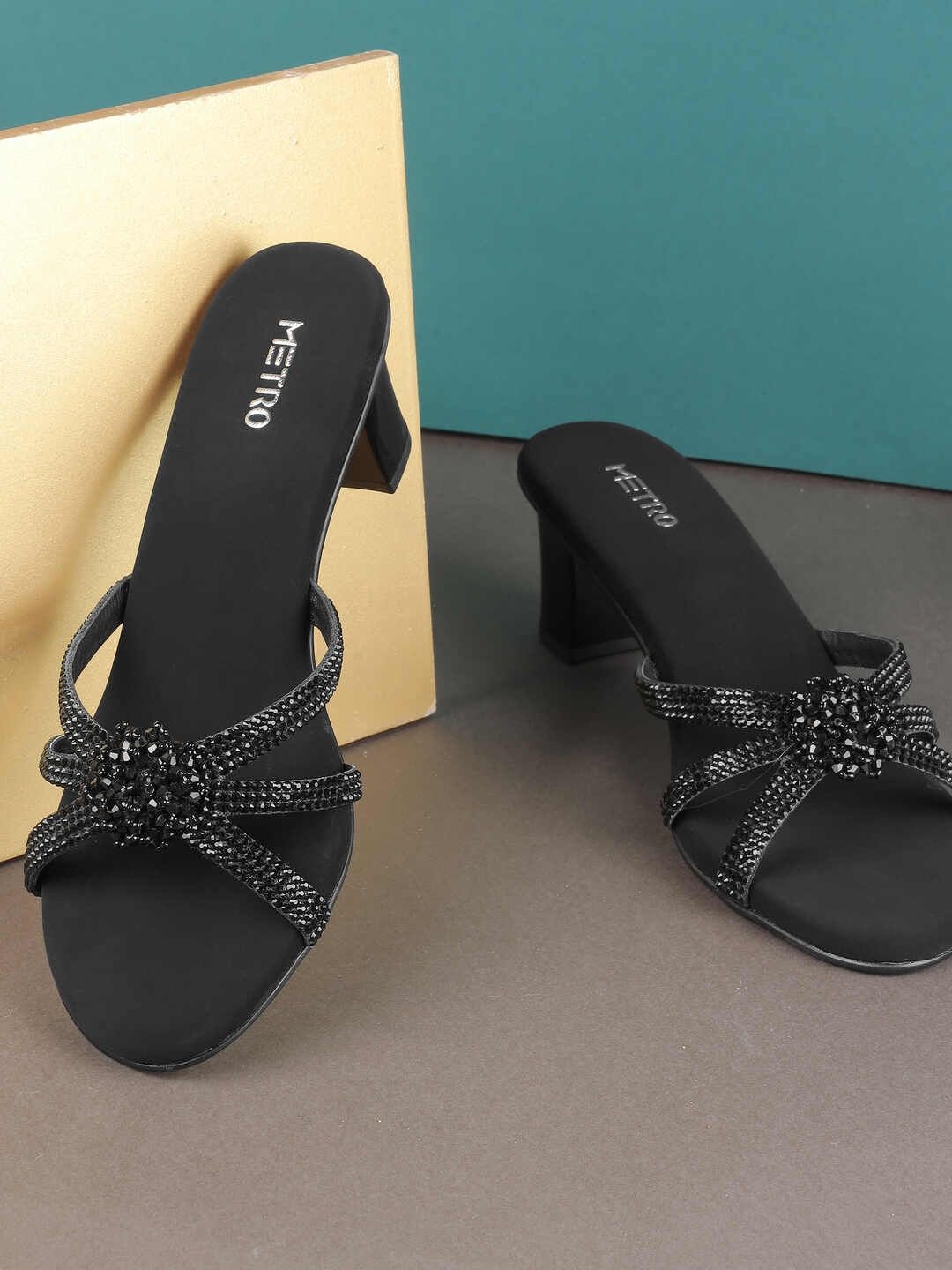 

Metro Women Embellished Sandals, Black