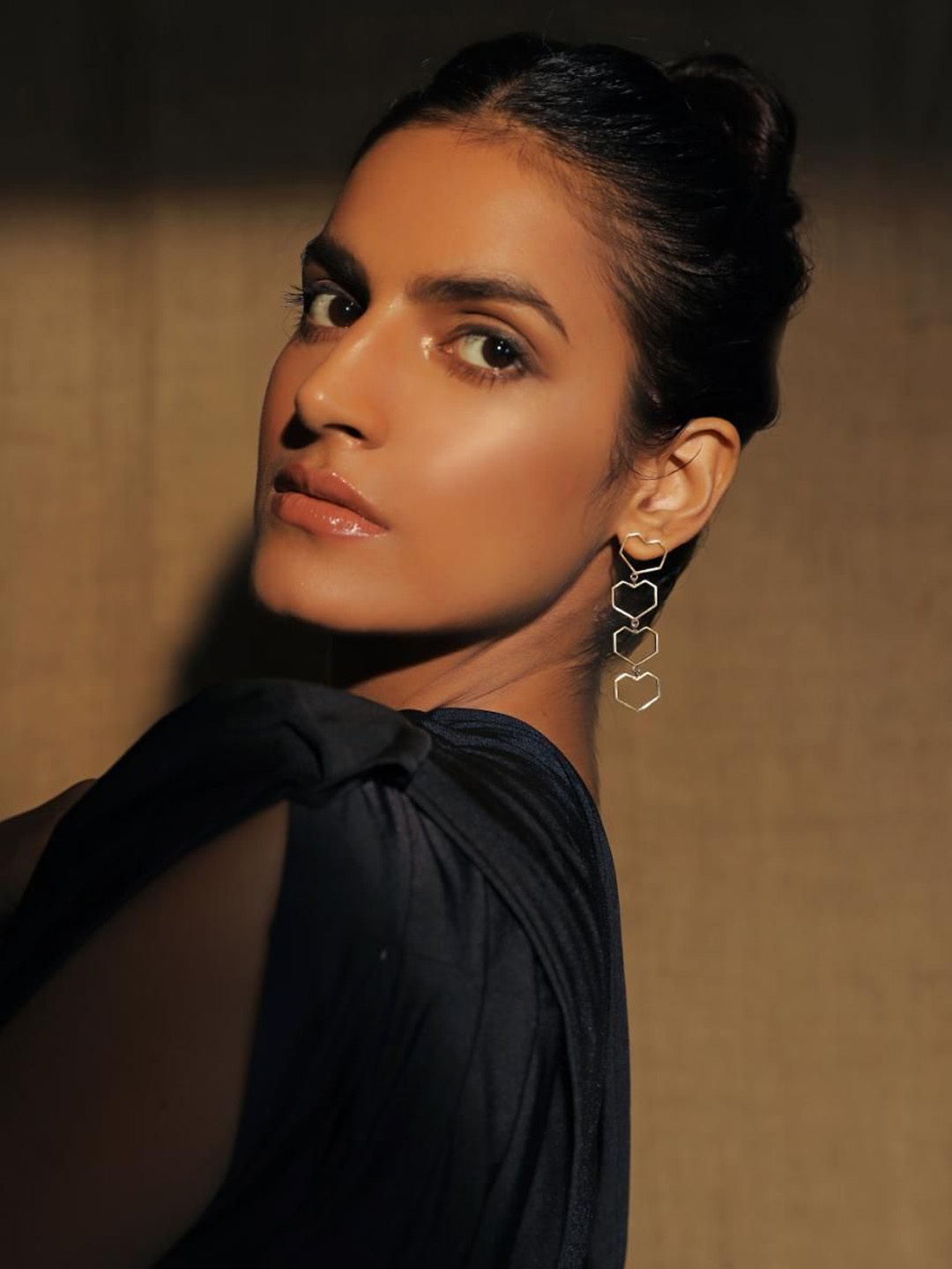 

Varnika Arora Rung 22k Gold-Plated Heart Shaped Drop Earrings