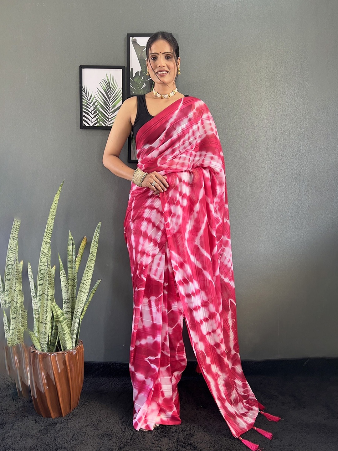 

A TO Z CART Tie and Dye Pure Georgette Saree, Pink
