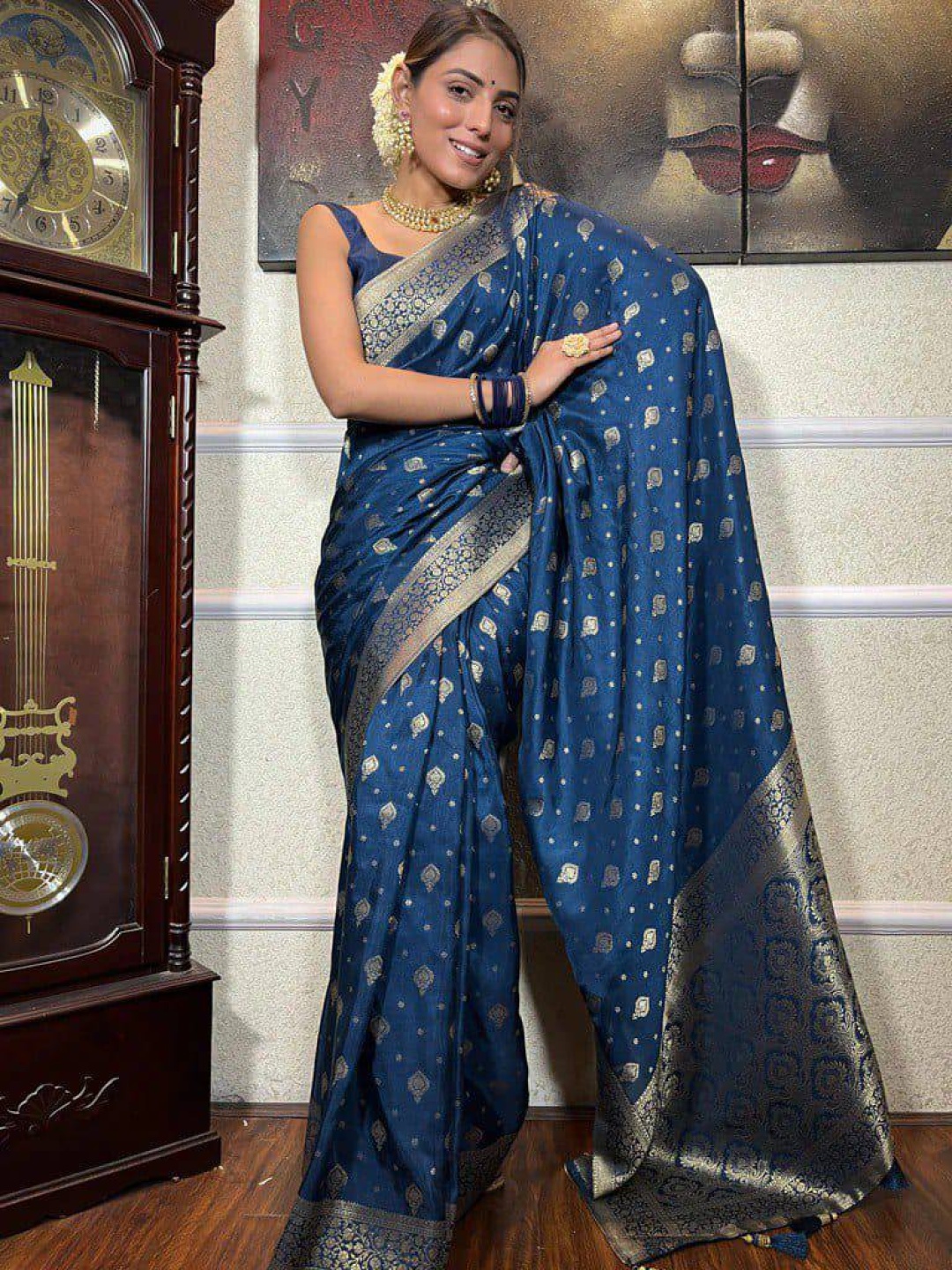 

Manu Designer Ethnic Motif Woven Design Zari Saree, Blue