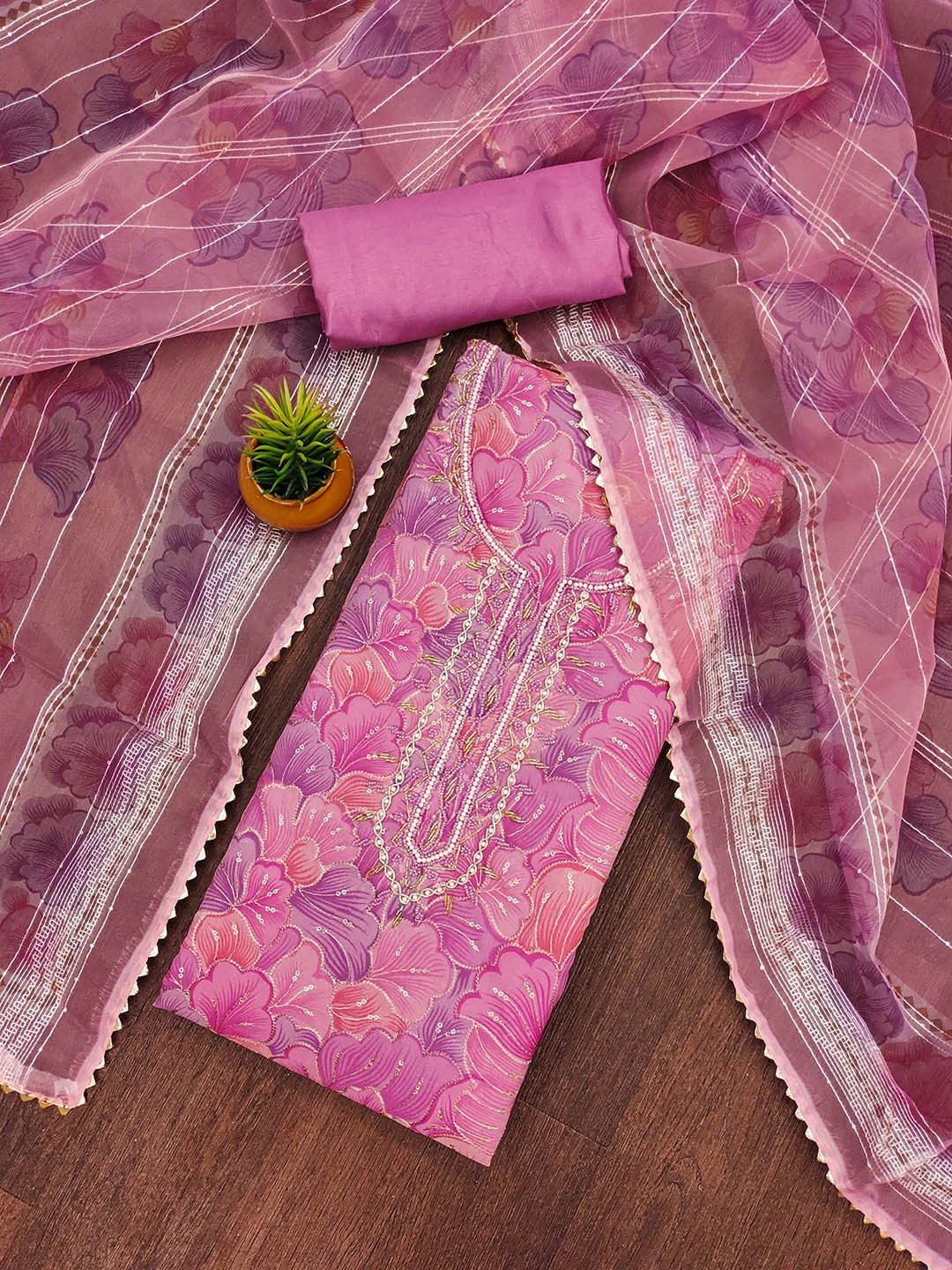 

SHADOW & SAINING Embroidered Organza Unstitched Dress Material, Pink