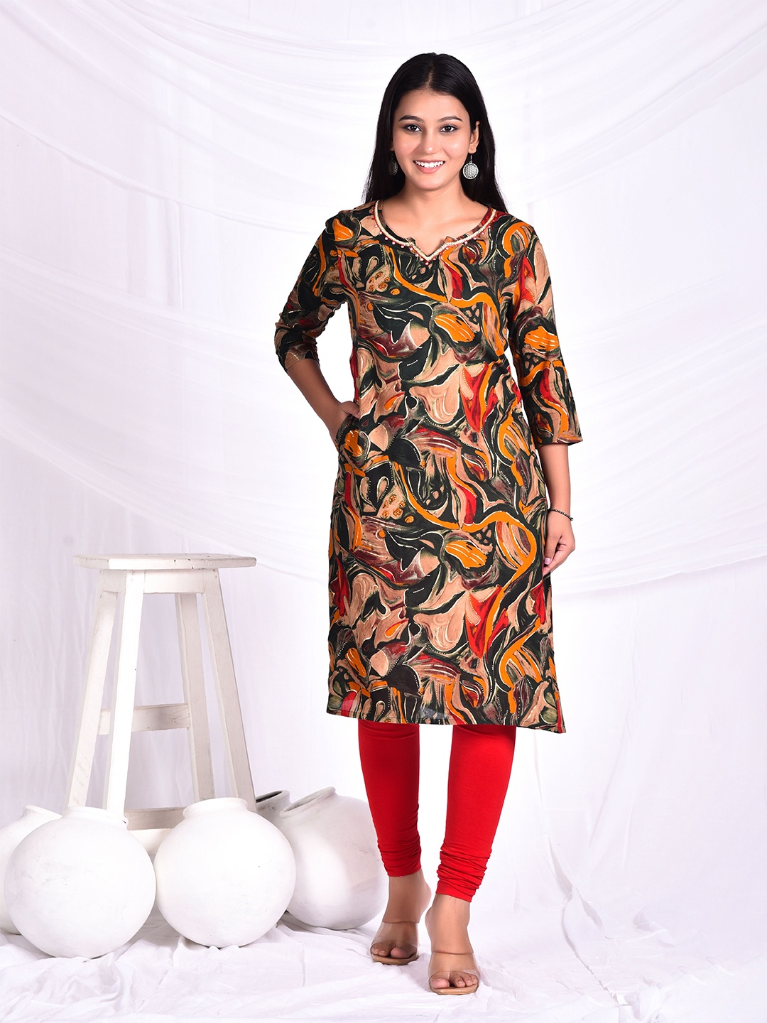 

Rashmi Shree Creation Abstract Printed Notch Neck Straight Kurta, Black