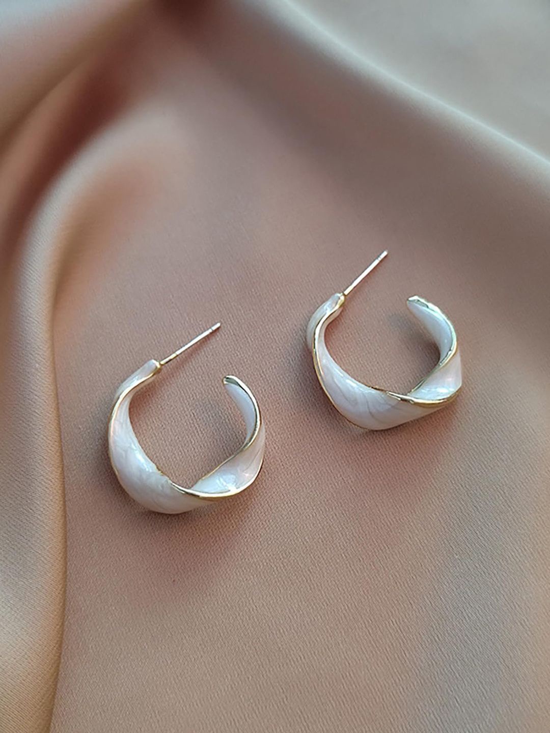 

BEYTER Sterling Silver Contemporary Half Hoops, White