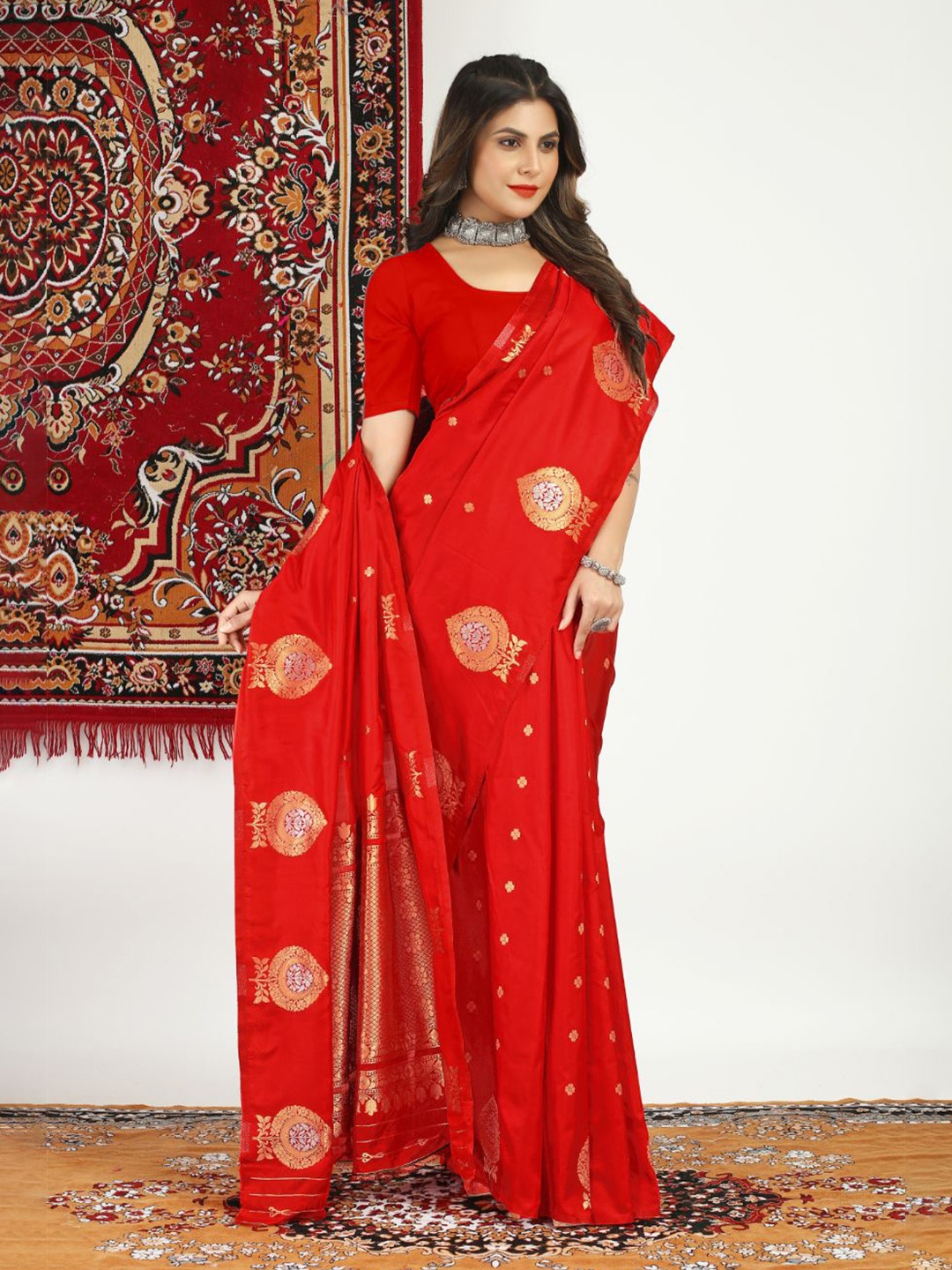 

amirat Woven Design Zari Pure Silk Banarasi Saree, Red