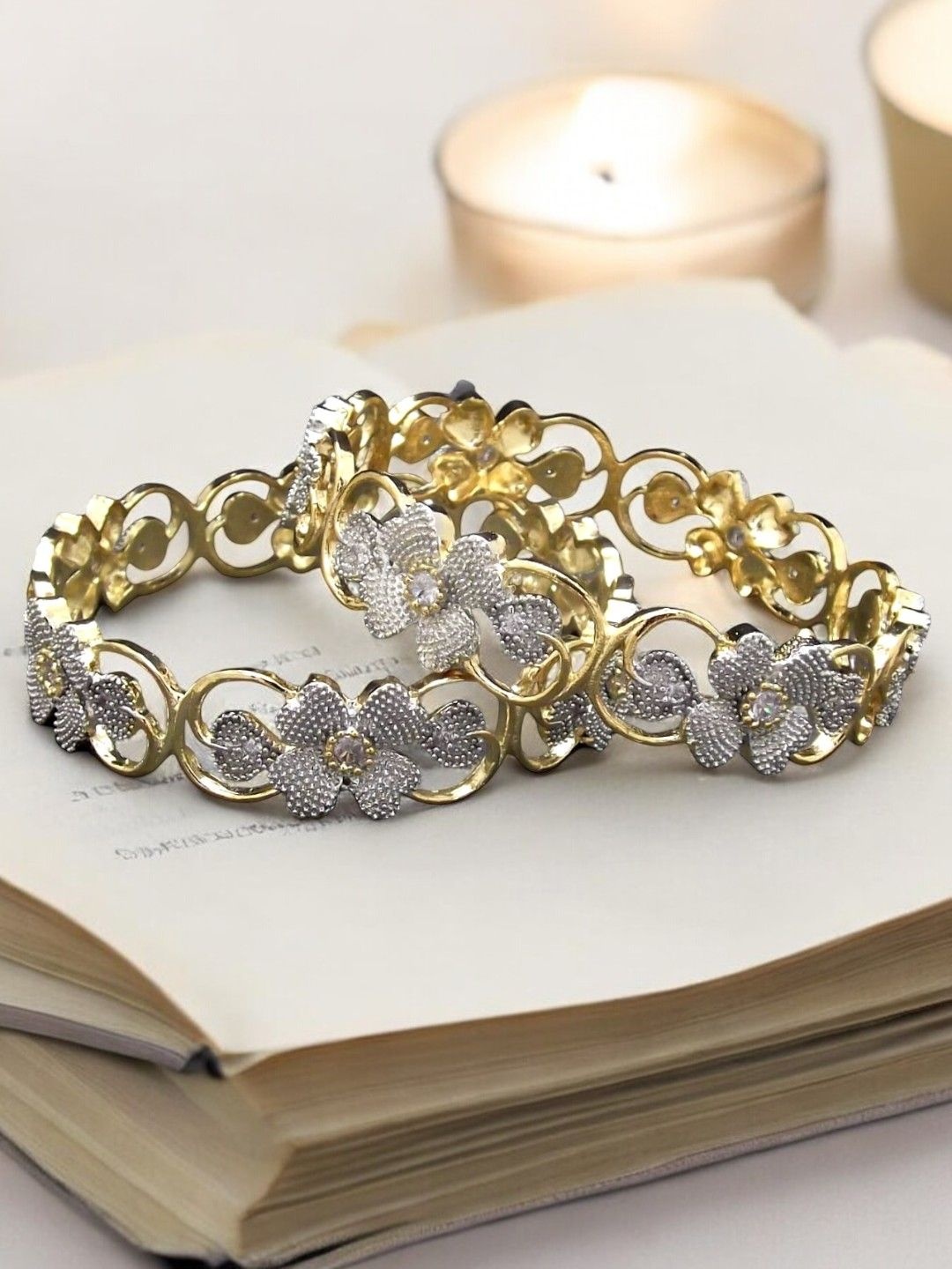 

FEMMIBELLA Set Of 2 Gold-Plated Stone Studded Bangles