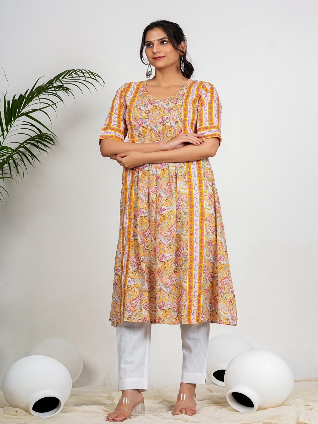 

Vbuyz Ethnic Motifs Printed V-Neck Cotton Anarkali Kurta, Yellow