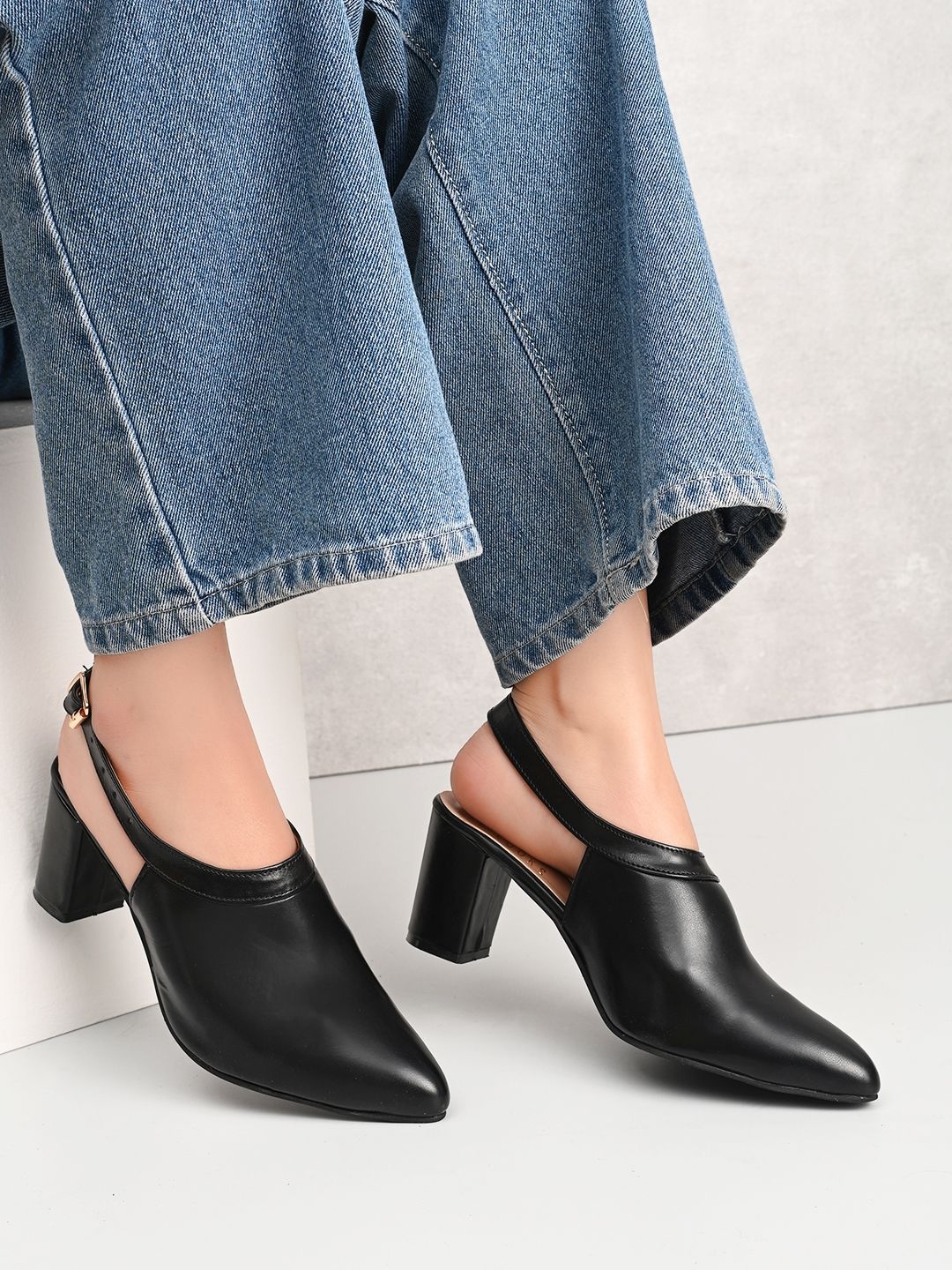 

XE Looks Pointed Toe Block Heel Mules, Black