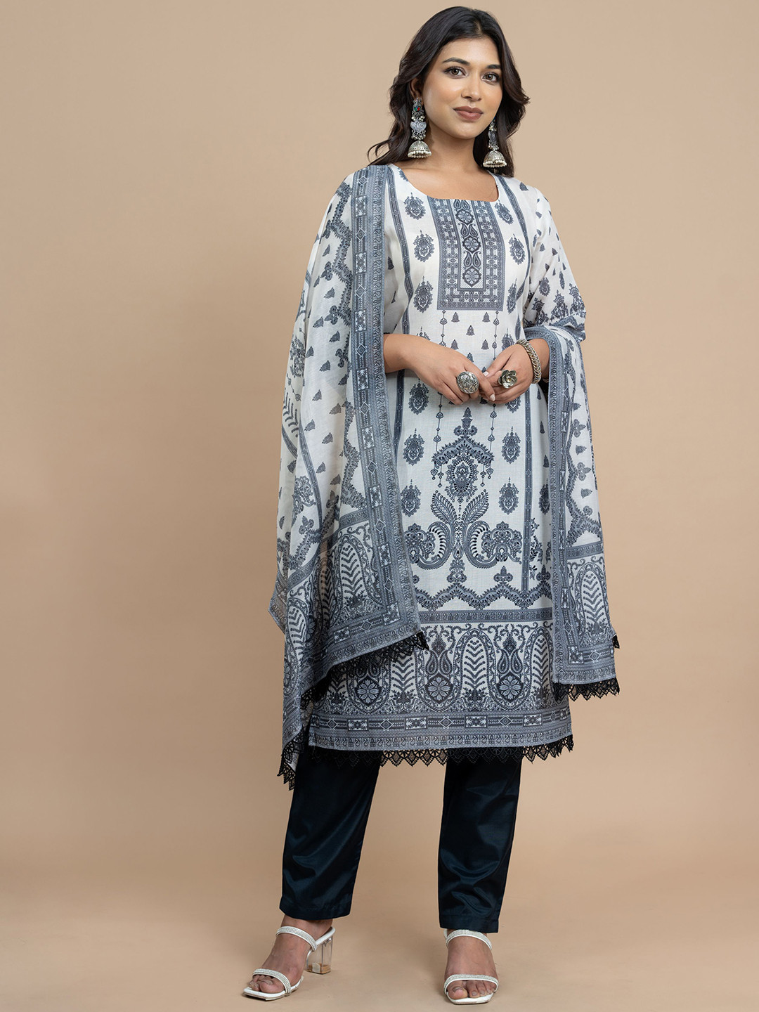 

VIRICA Women Floral Printed Regular Kurta with Trousers & With Dupatta, White
