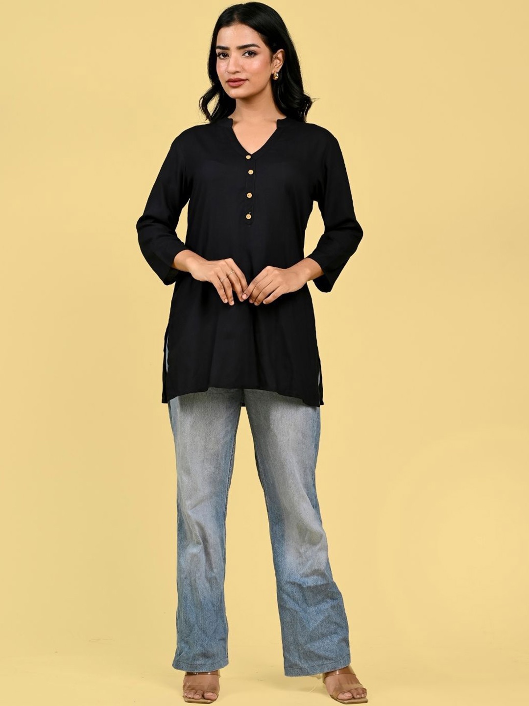 

RAAKA Kurti, Black