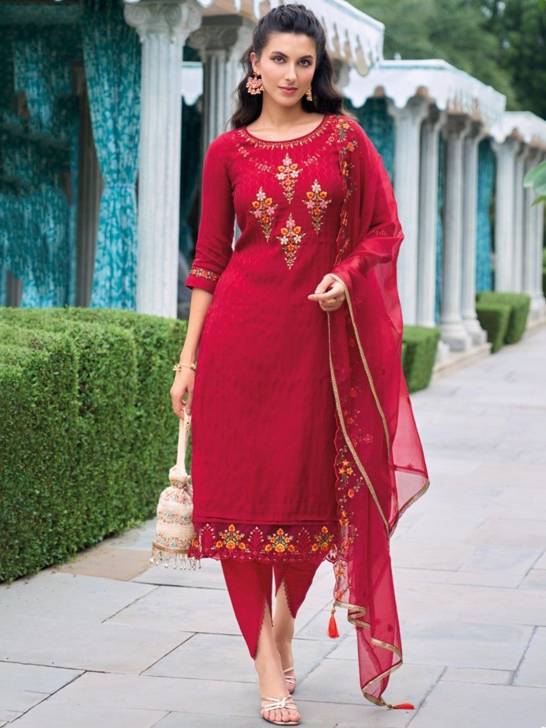 

REET MAHAL Floral Embroidered Beads & Stones Straight Kurta With Dhoti Pants & Dupatta, Red