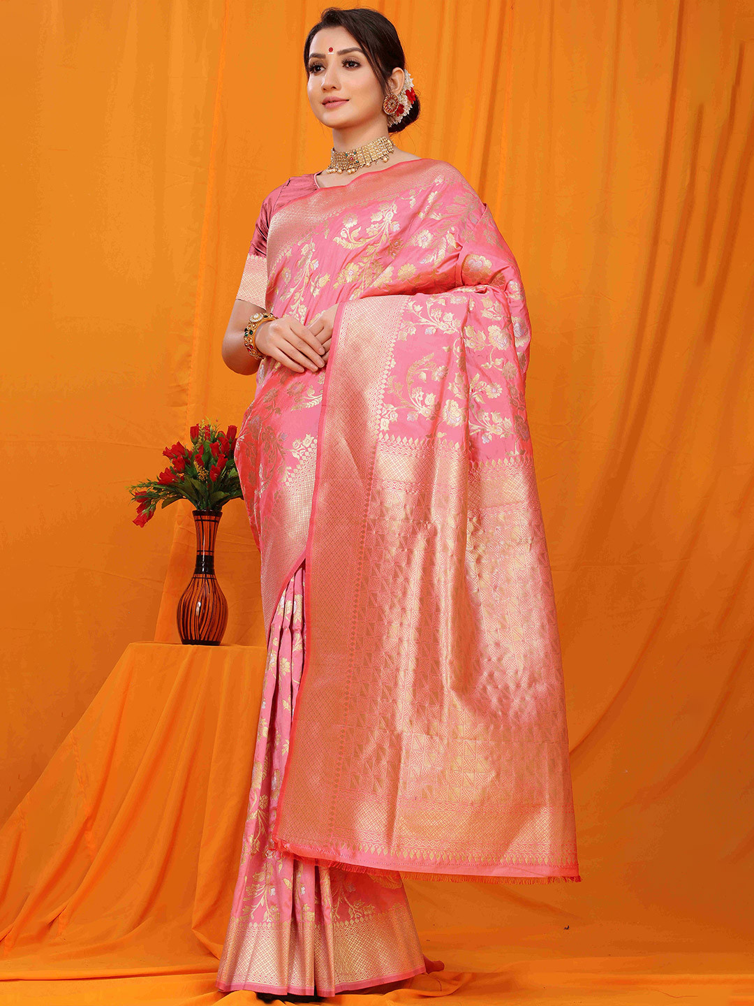 

amirat Ethnic Mofits Woven Design Zari Pure Silk Banarasi Saree, Peach