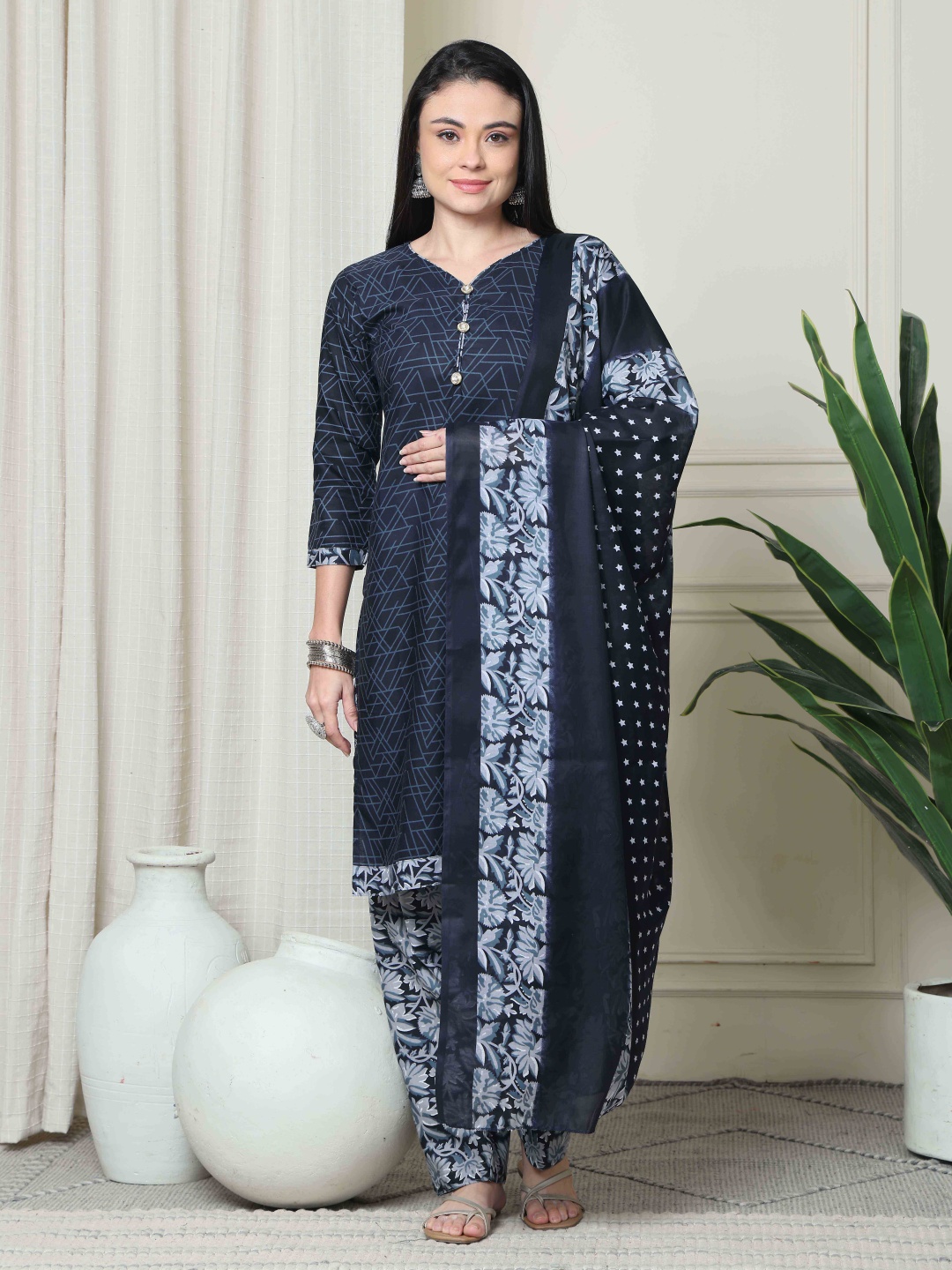 

Roly Poly Geometric Printed Sweetheart Neck Straight Kurta With Salwar And Dupatta, Blue