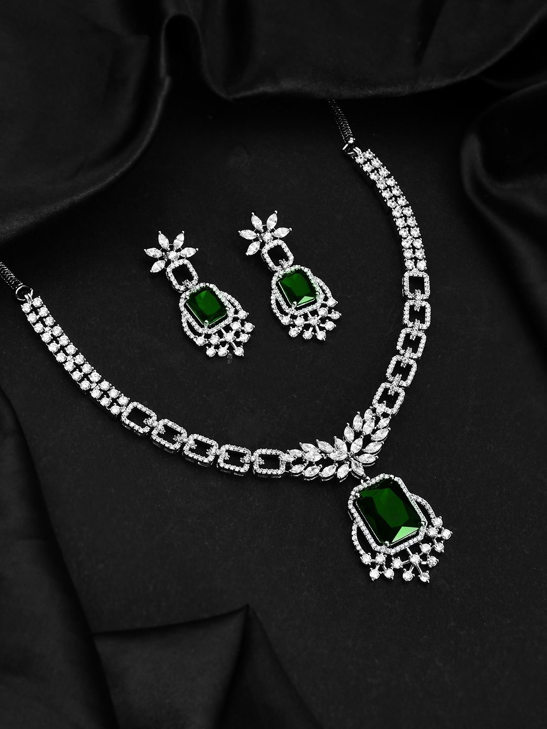 

Voylla Sparkling Essentials Gleaming Emerald American Diamond Necklace Set, Silver