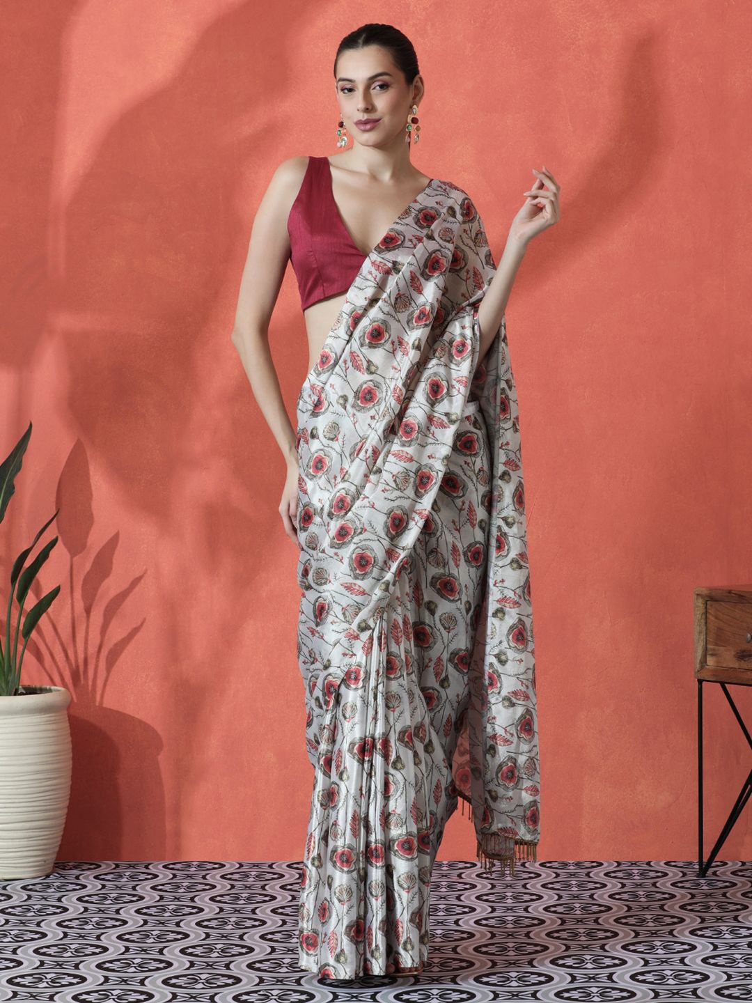 

Sangria Floral Printed Ready to wear Saree, Off white