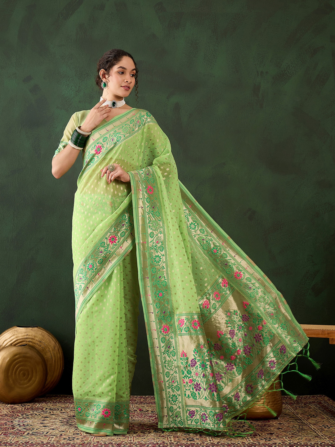 

KIMISHA Woven Design Banarasi Saree, Green