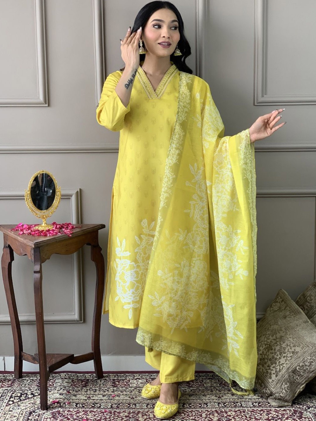 

SHIJILA Floral Printed V-Neck Sequinned Straight Kurta With Trousers And Dupatta, Lime green