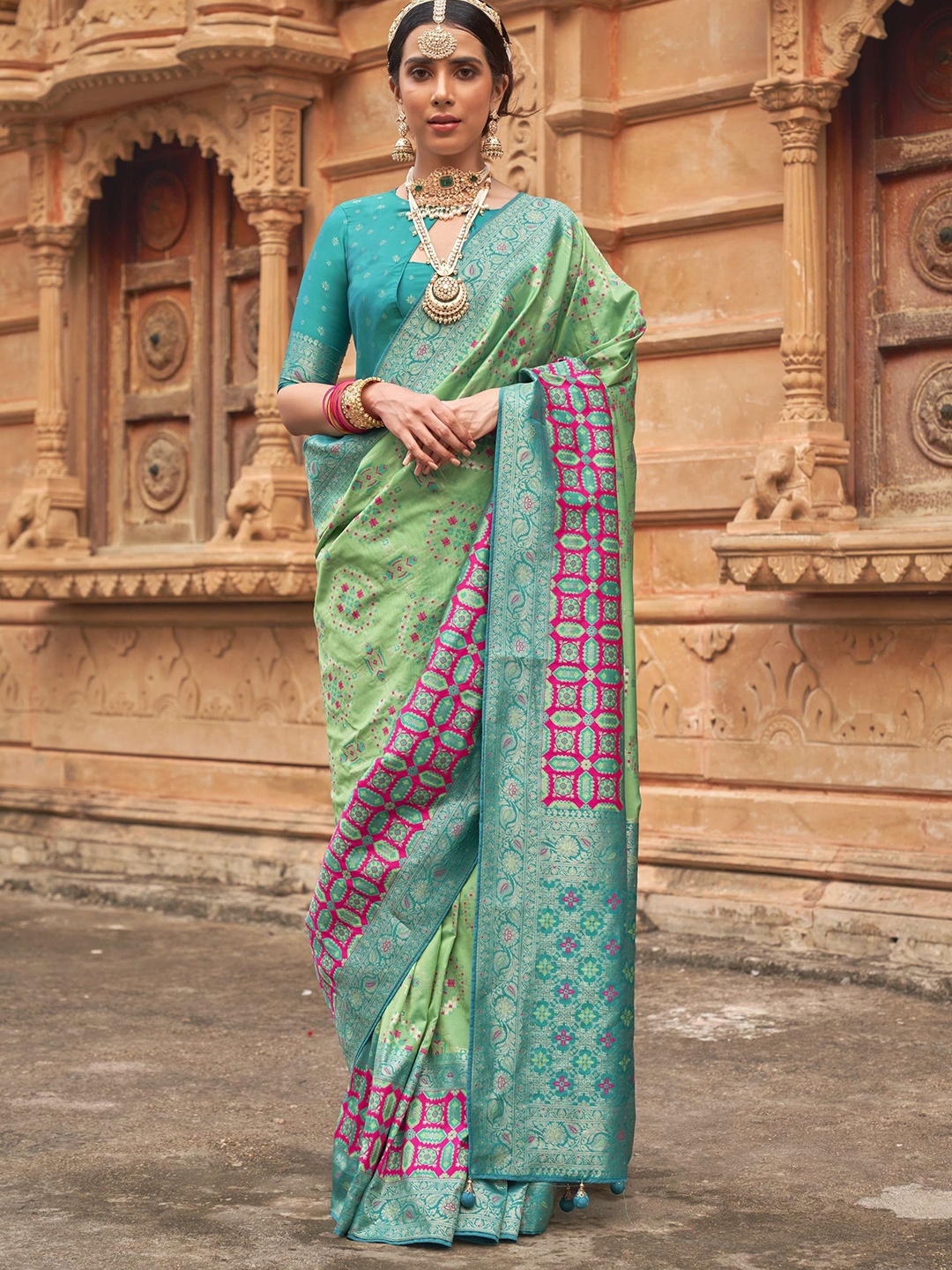 

MAHALASA Woven Design Pure Silk Banarasi Saree, Green