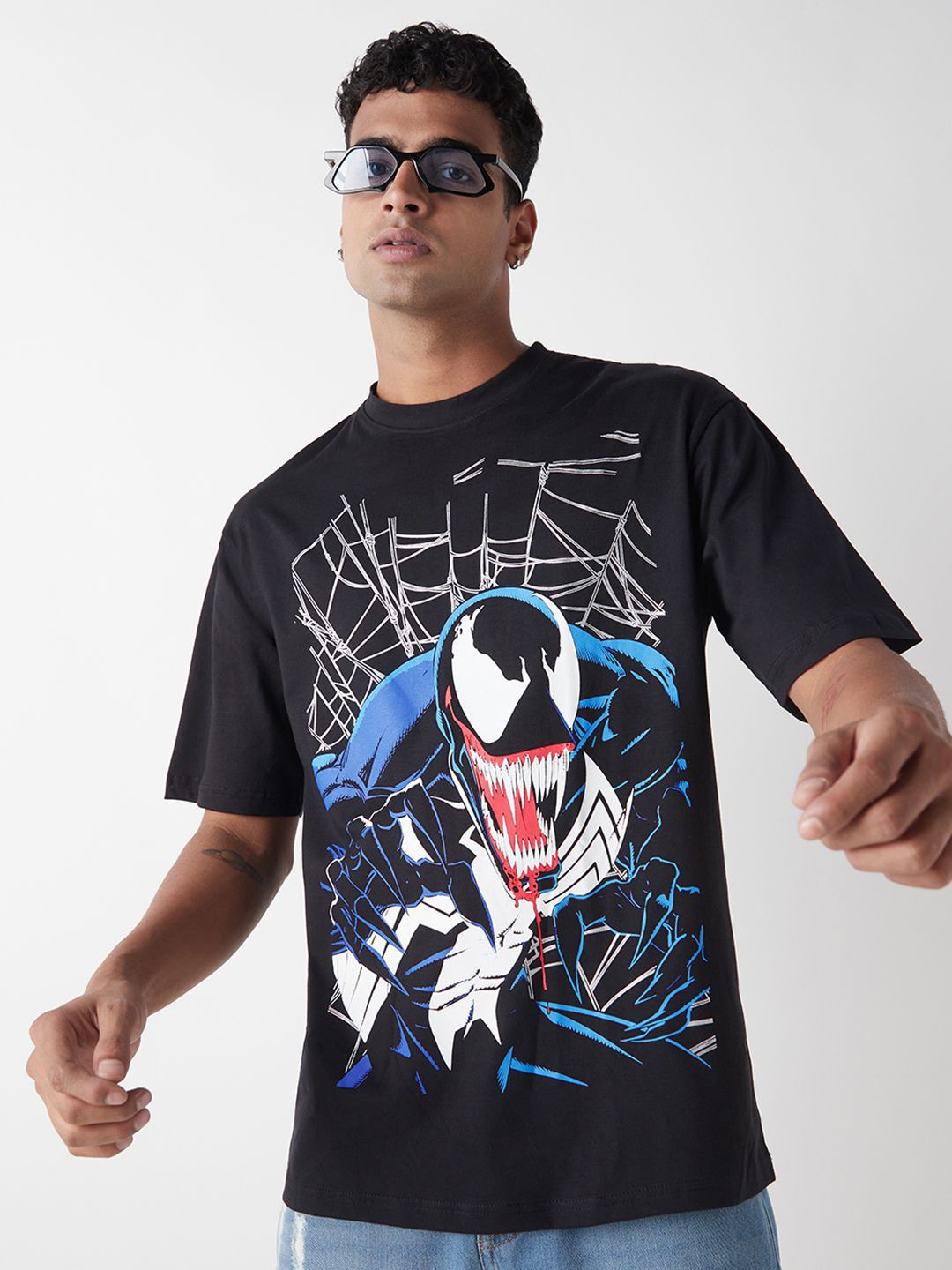 

Bewakoof Official Marvel Venom Lethal Protector Printed Pure Cotton Oversized T-Shirt, Black