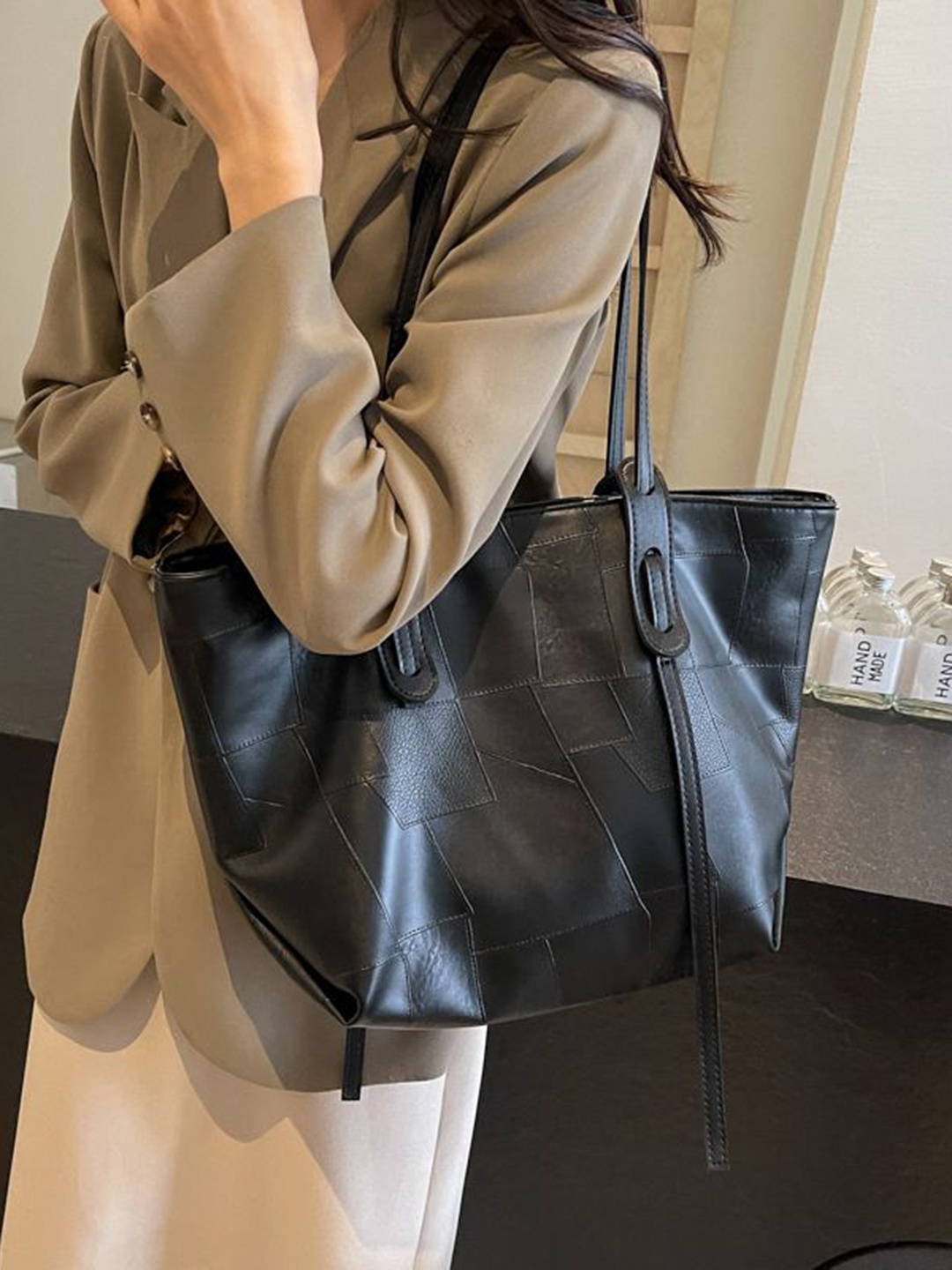 

StyleCast Women Solid Shopper Tote Bag, Black