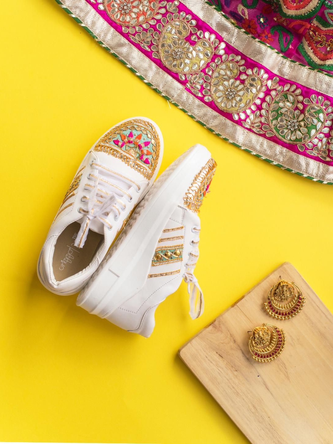 

The Saree Sneakers Women Textured Sneakers, Gold