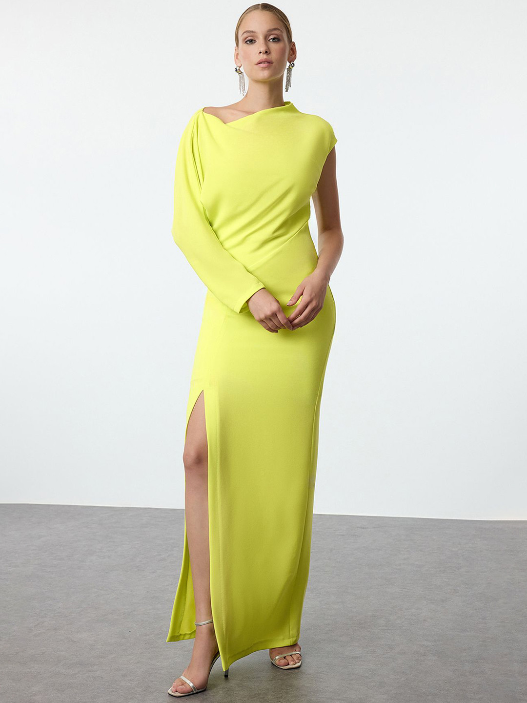 

Trendyol Yeil Solid Maxi Dress With Slits, Lime green
