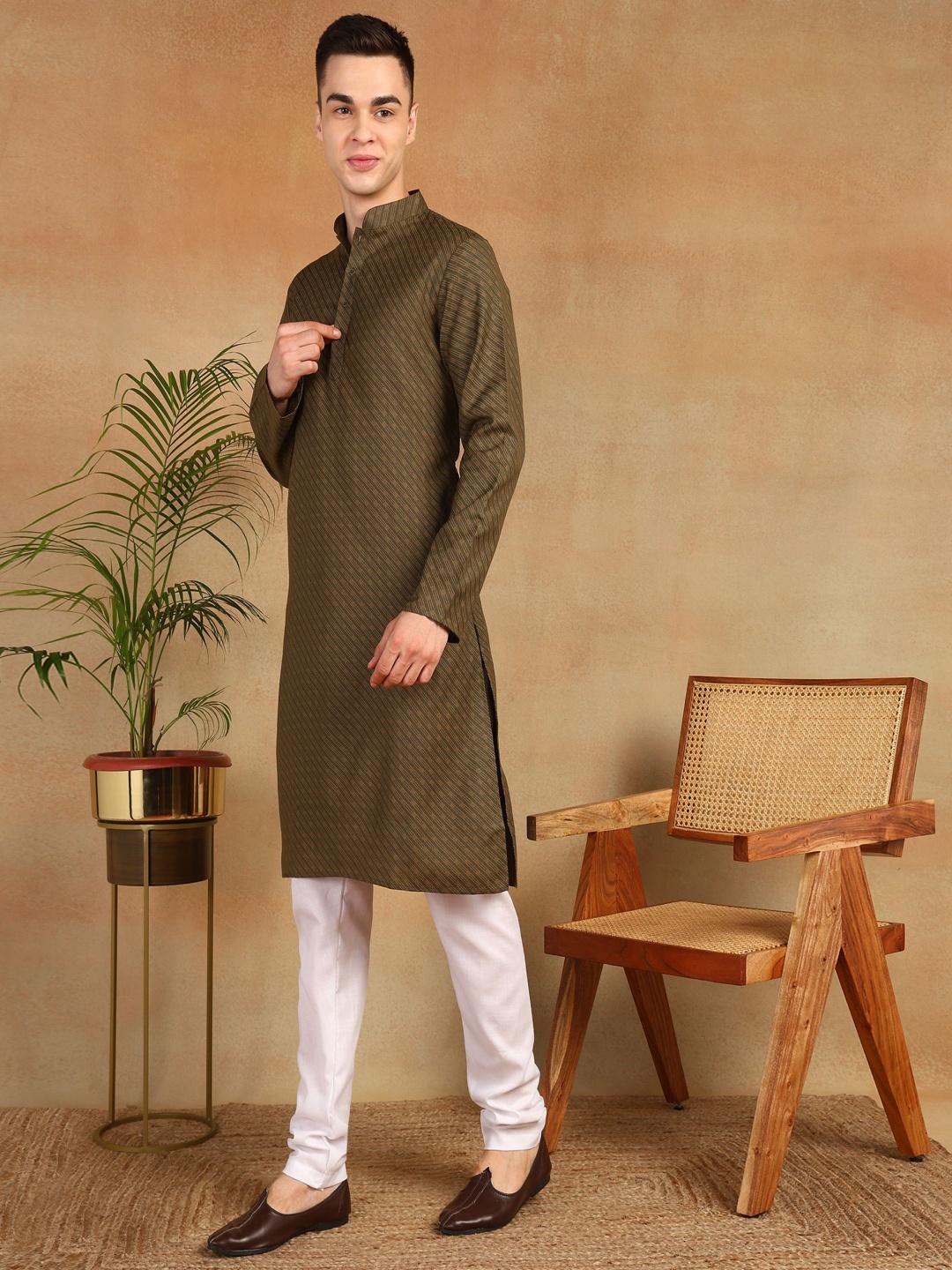 

Anouk Olive Green Geometric Woven Design Mandarin Collar Straight Kurta