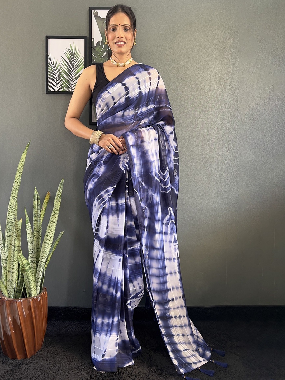 

A TO Z CART Women Tie and Dye Pure Georgette Saree, Blue