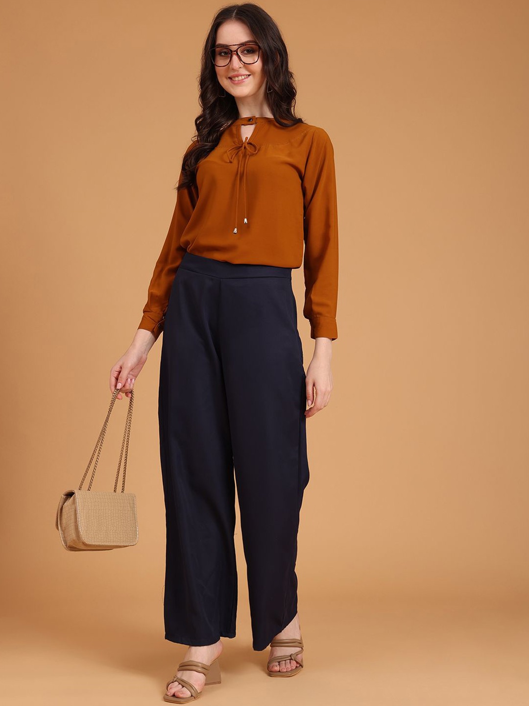 

Kinjo Solid Keyhole Neck Top, Rust