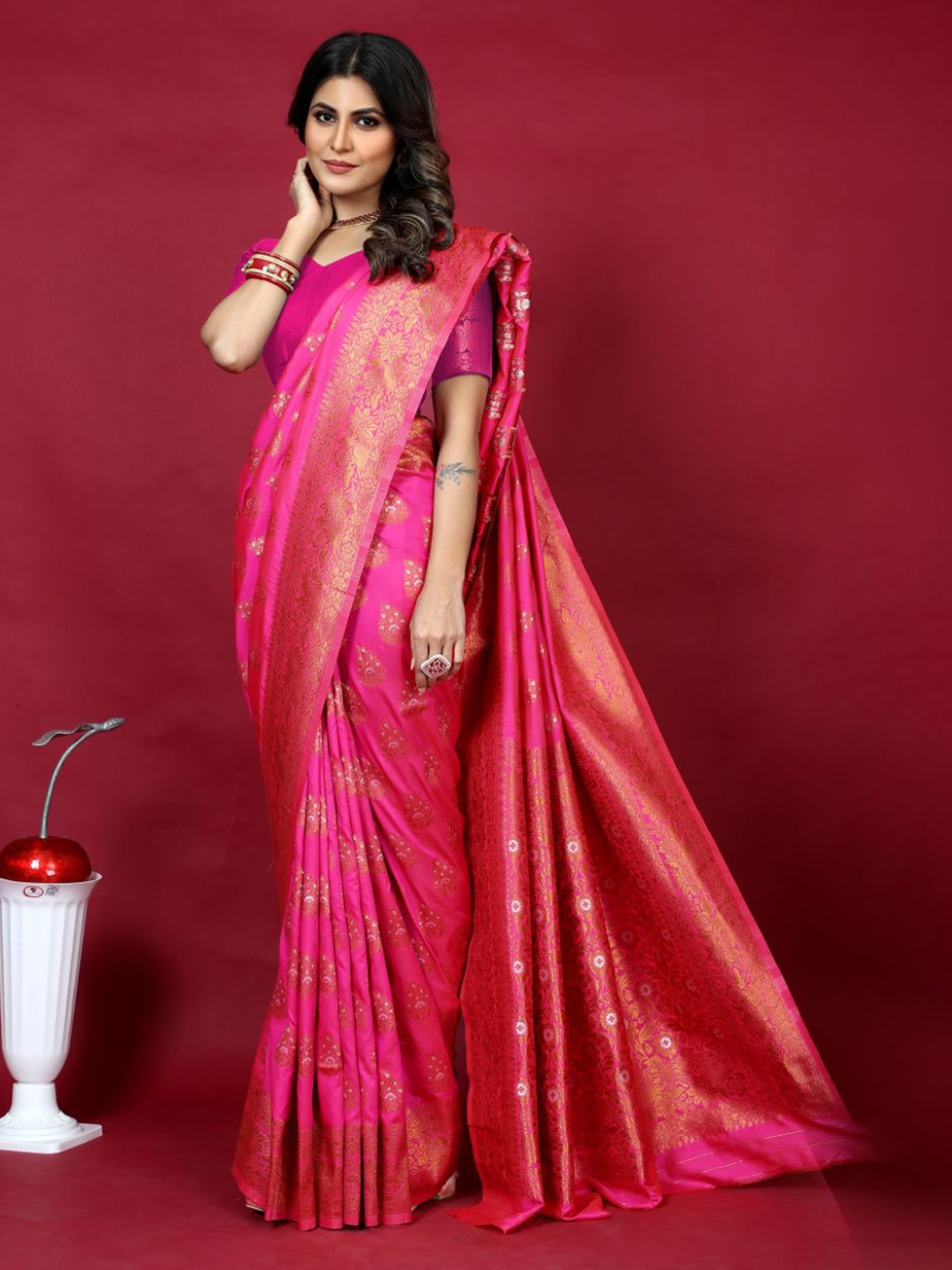 

amirat Woven Design Zari Pure Silk Banarasi Saree, Pink