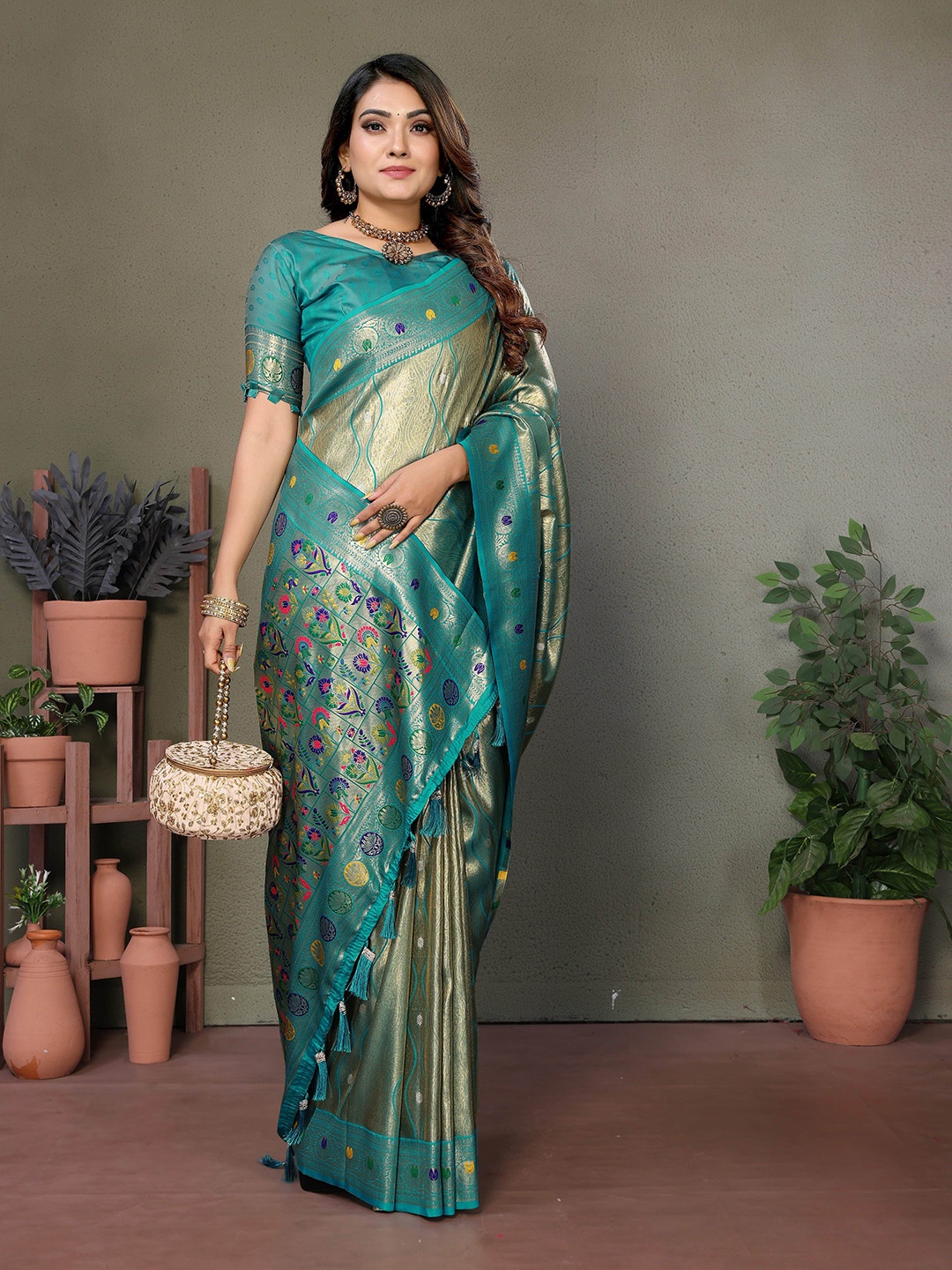 

Vintro Woven Design Zari Tissue Banarasi Saree, Teal