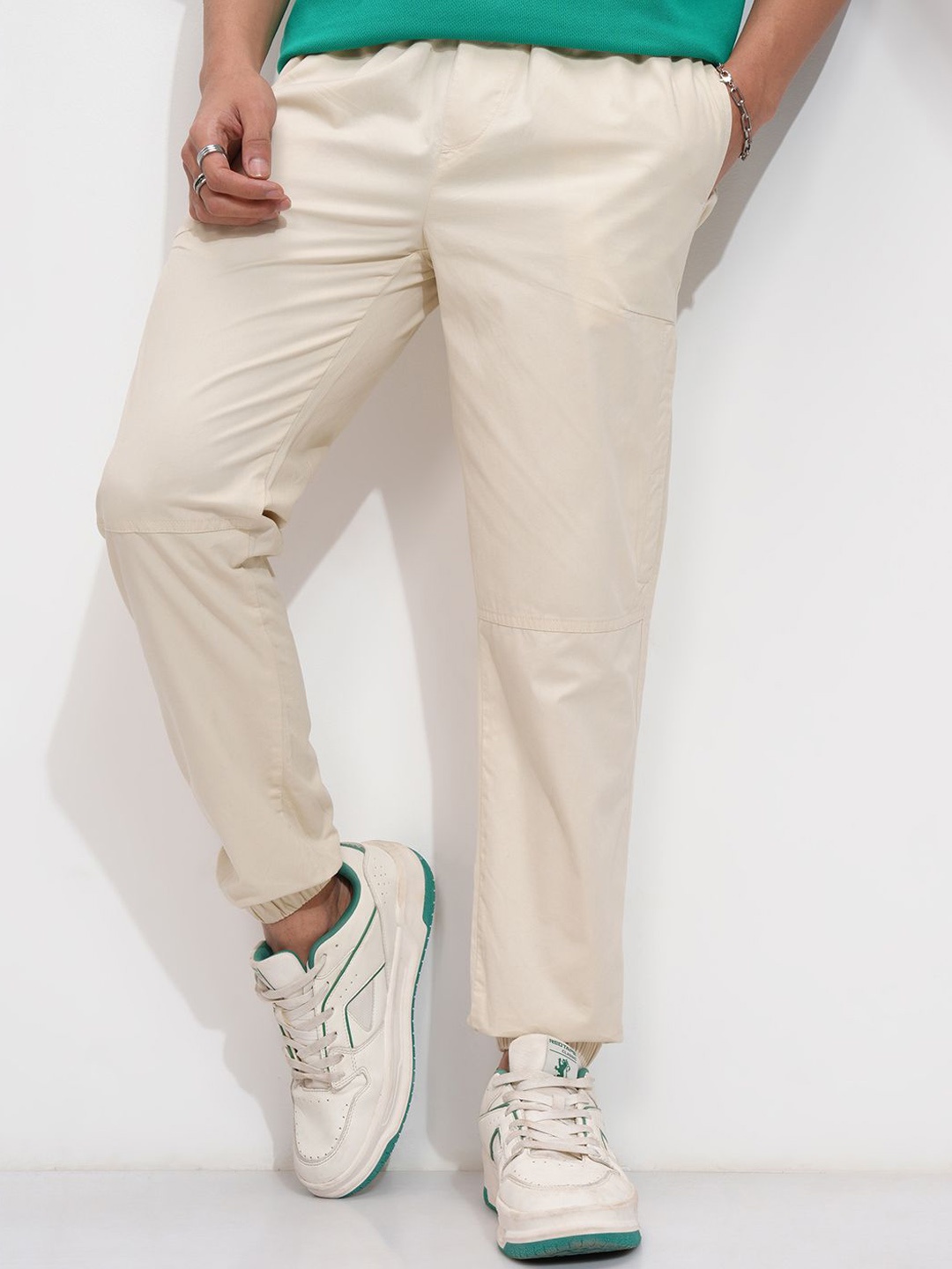 

HIGHLANDER Men Cotton Mid-Rise Slim Fit Joggers, Off white