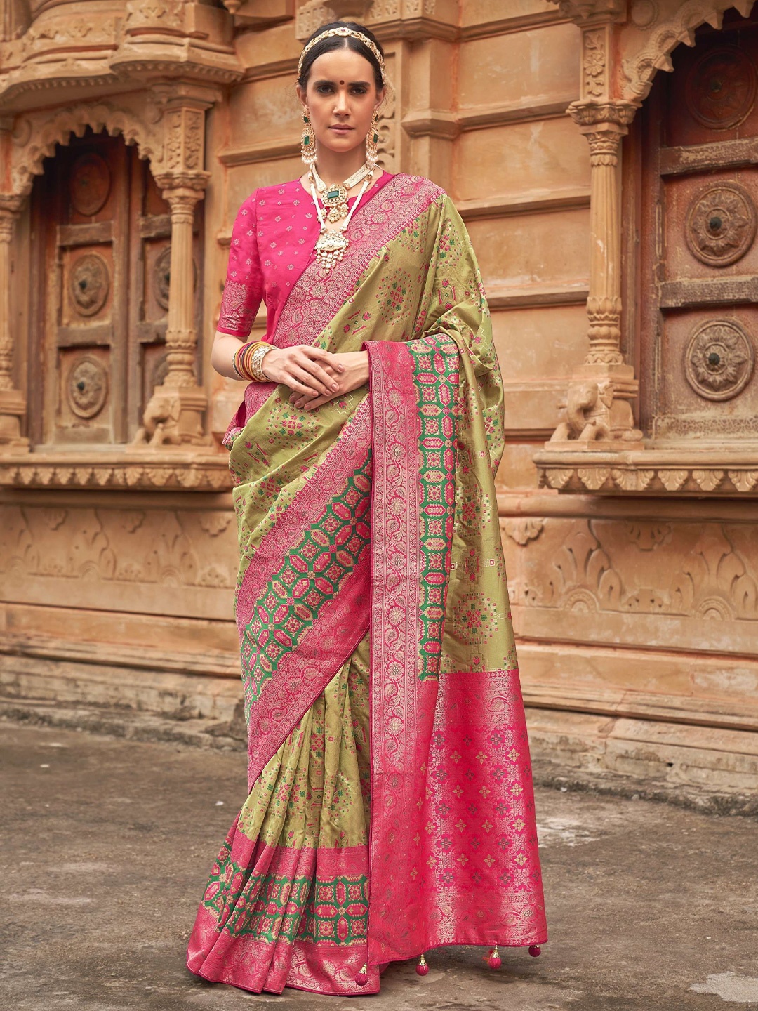 

MAHALASA Ethnic Motifs Woven Design Pure Silk Banarasi Saree, Olive
