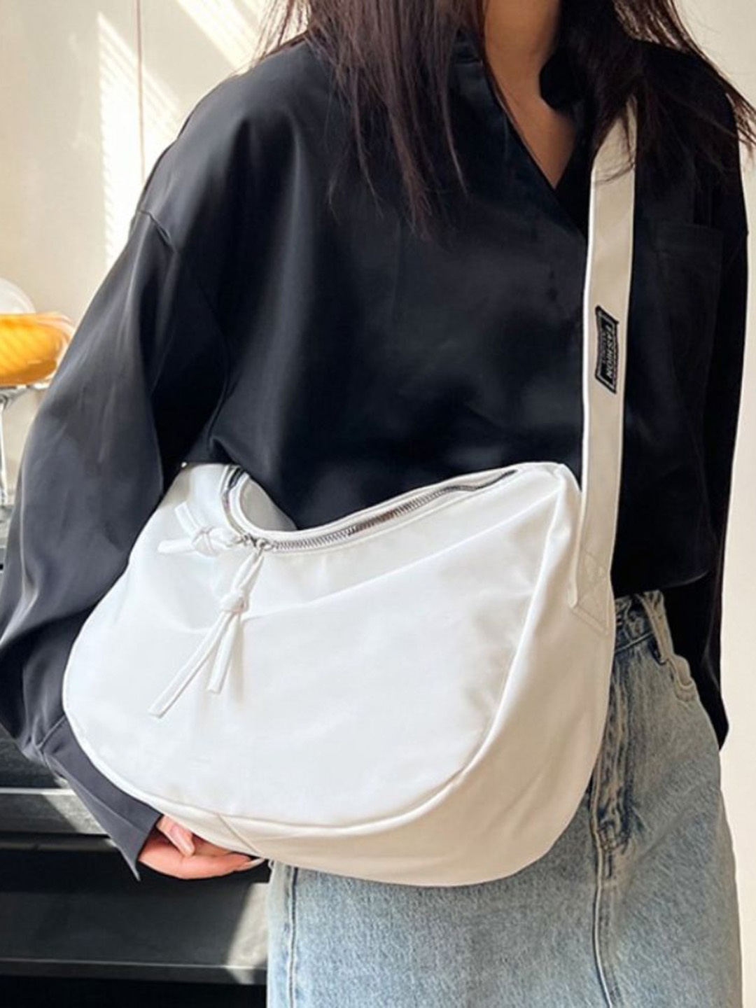 

StyleCast Women Solid Structured Shoulder Bag, White