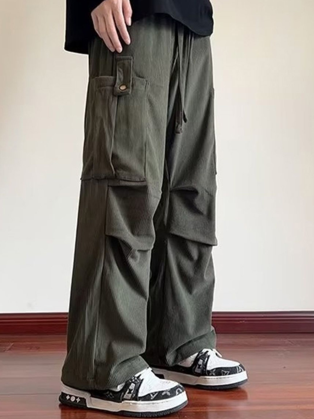 

StyleCast Men Original Fit Mid-Rise Trousers, Green
